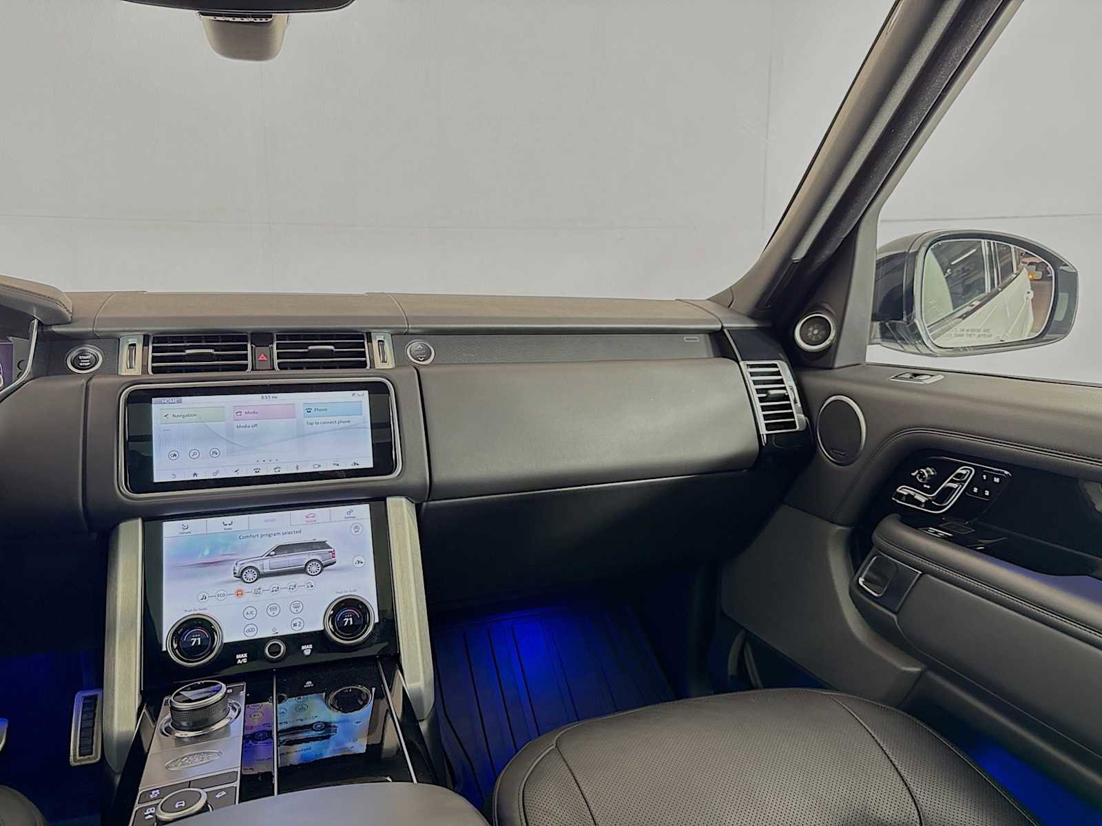 Used 2022 Land Rover Range Rover P525 Westminster Edition image 36