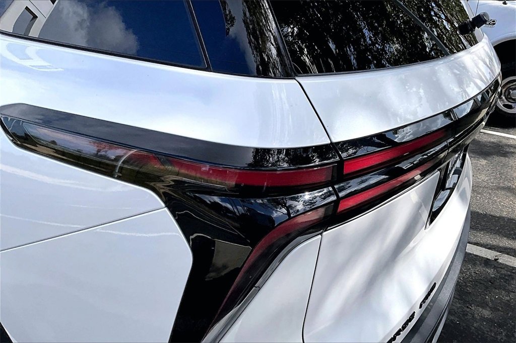 Used 2025 Chevrolet Traverse Z71 w/ Driver Confidence Package image 29