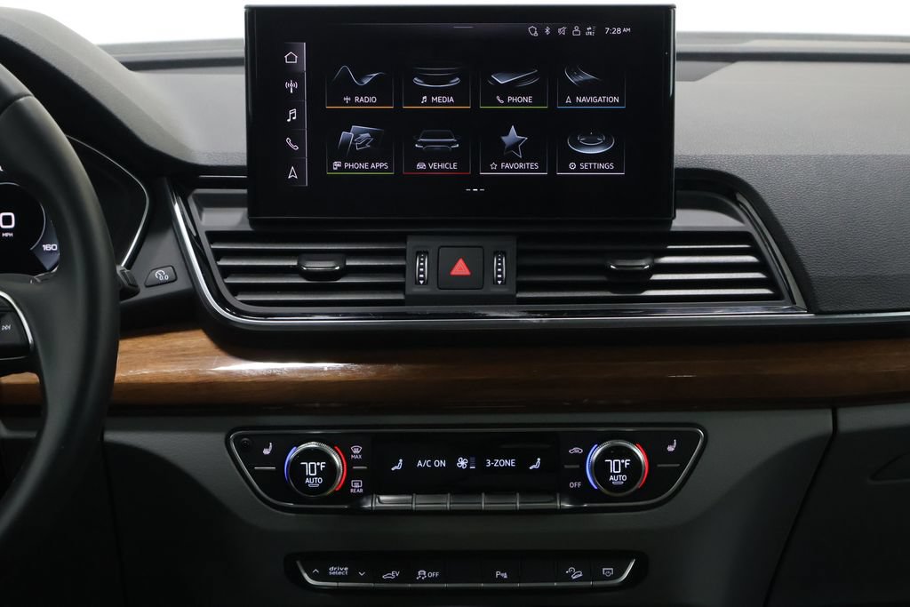 Used 2021 Audi Q5 e Premium AWD/4WD image 19