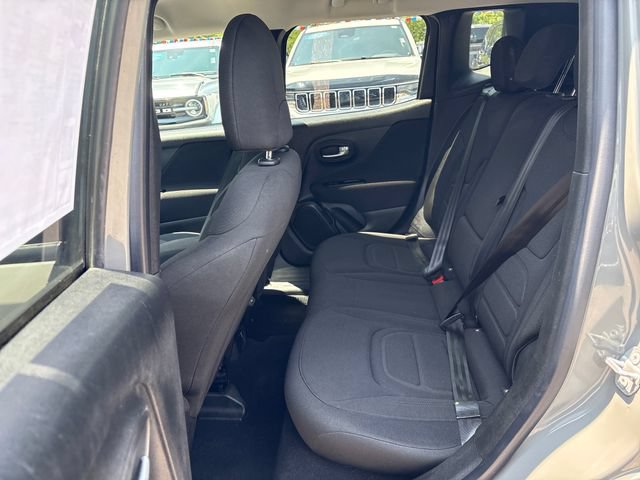 Used 2021 Jeep Renegade Latitude w/ Convenience Group AWD/4WD image 19