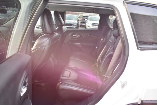 Used 2019 Jeep Cherokee Latitude Plus image 30