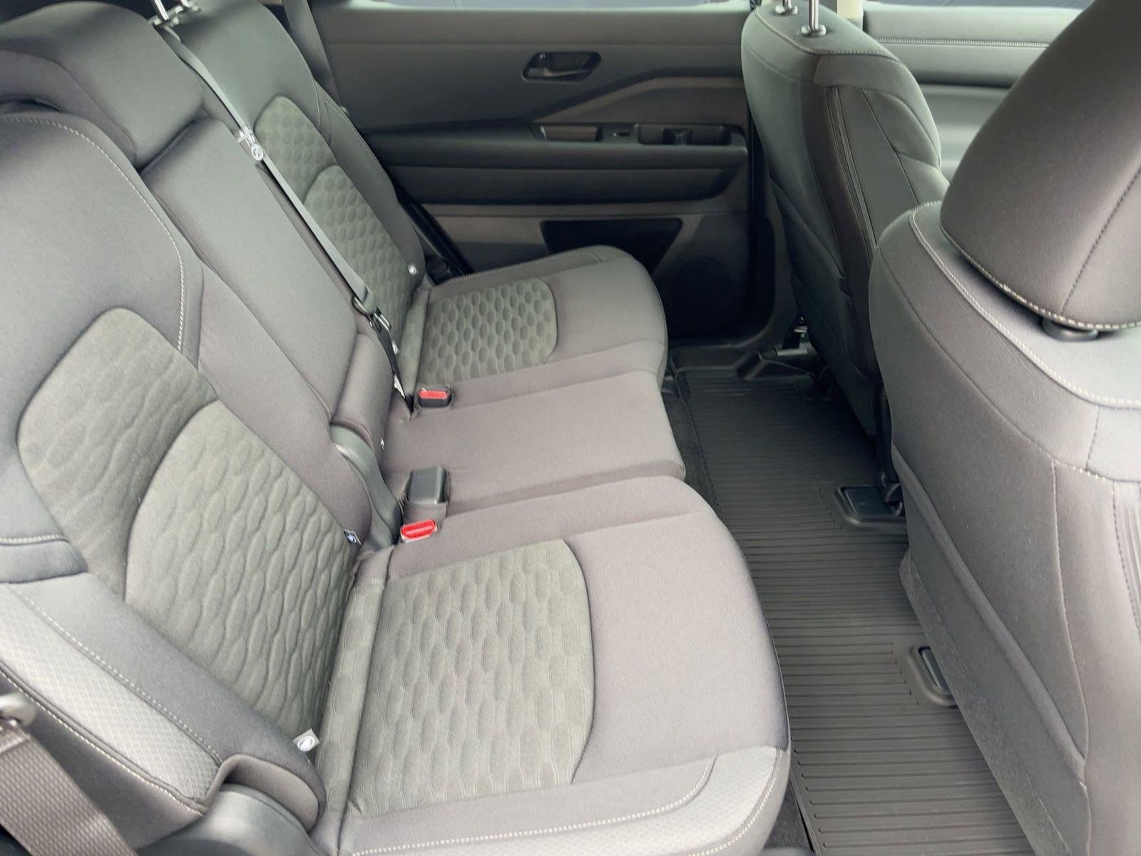 New 2026 Nissan Pathfinder SV image 28