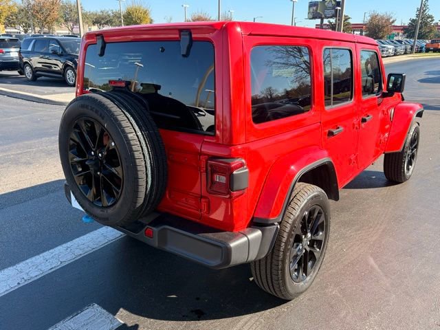 Used 2024 Jeep Wrangler Unlimited Sahara image 9