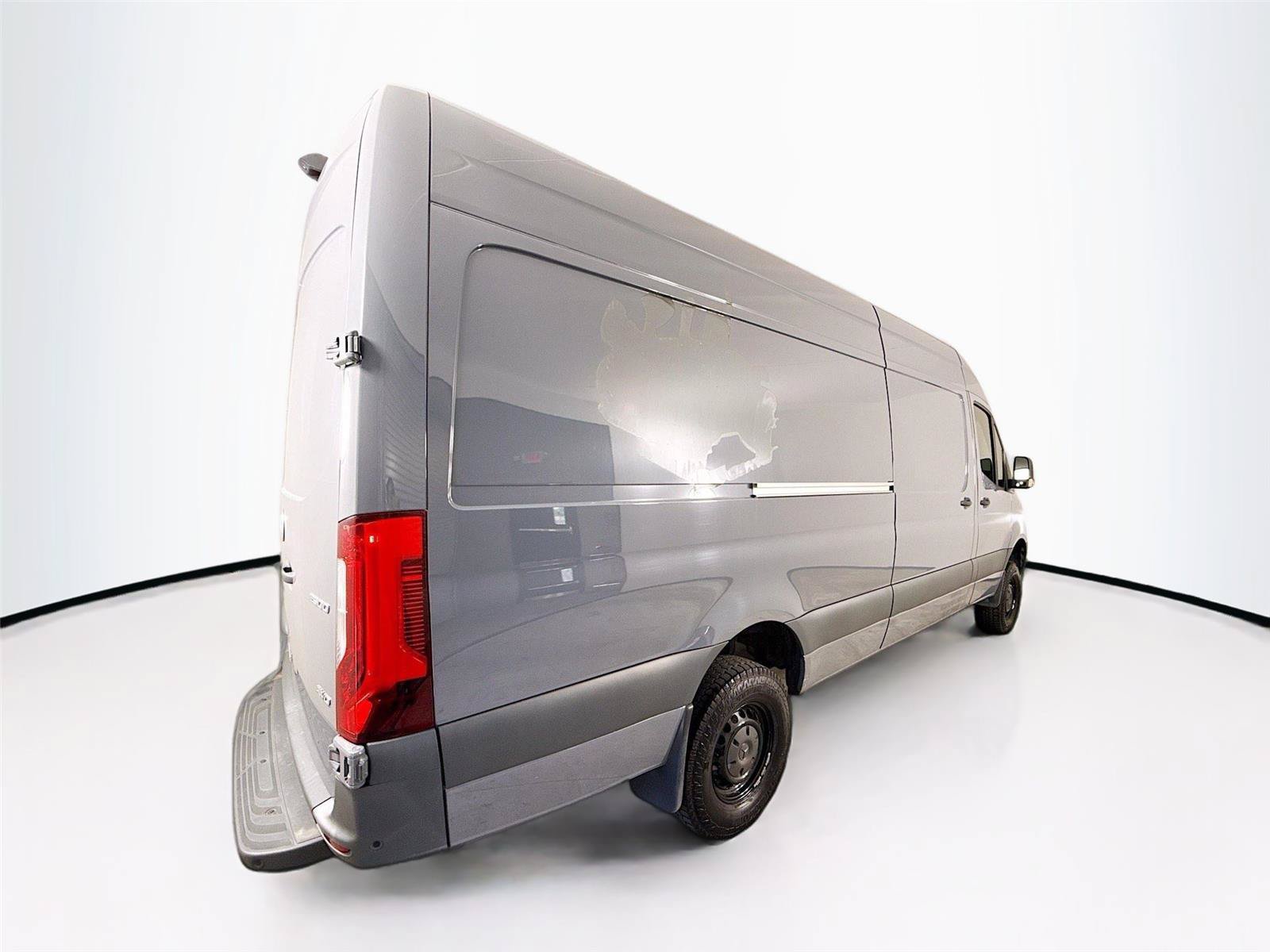Used 2024 Mercedes-Benz Sprinter 2500 image 20