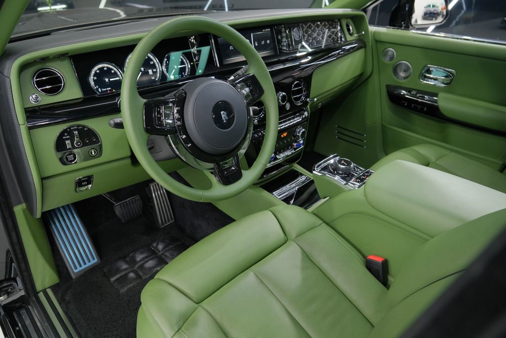 Used 2023 Rolls-Royce Phantom Sedan w/ The Phantom Package RWD image 72
