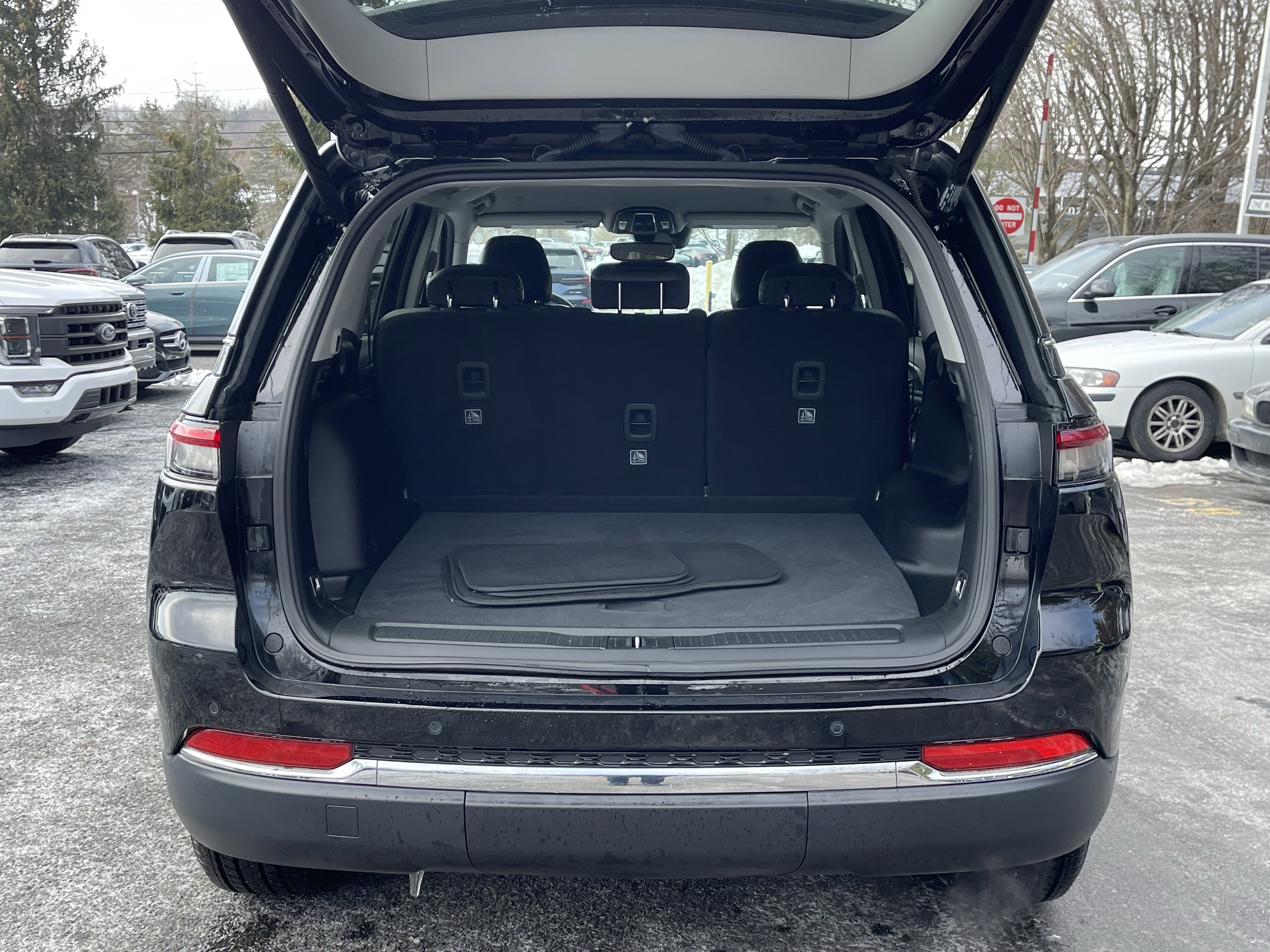 Used 2023 Jeep Grand Cherokee Limited image 8