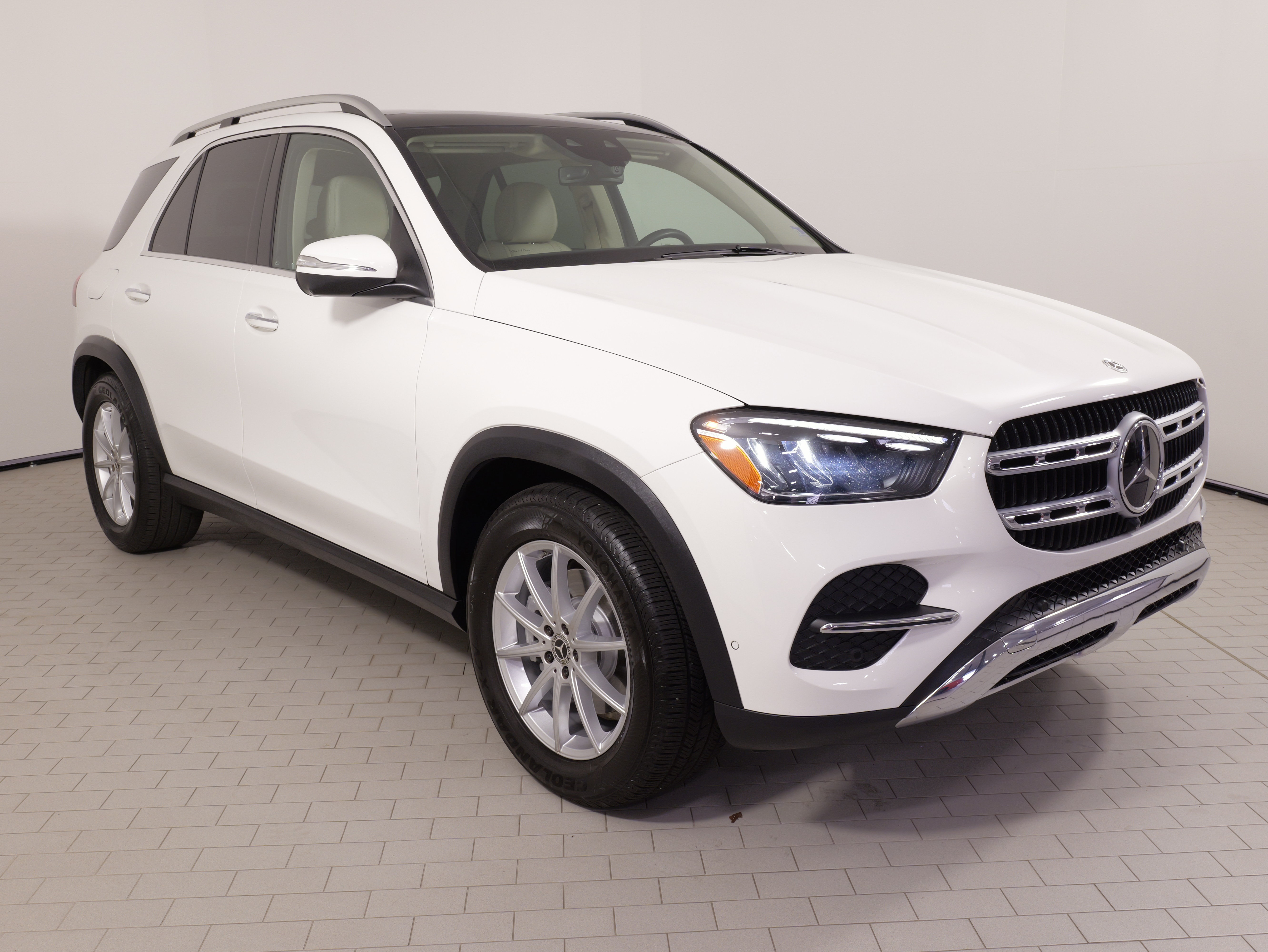Used 2024 Mercedes-Benz GLE 350 4MATIC image 6