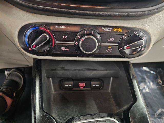 Used 2020 Kia Soul LX FWD image 16