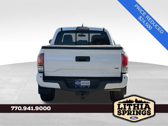 Used 2016 Toyota Tacoma Limited w/ Towing Package RWD image 4