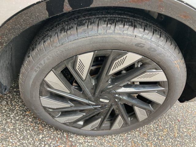 Certified 2025 Lincoln Nautilus Reserve w/ Jet Appearance Package image 12