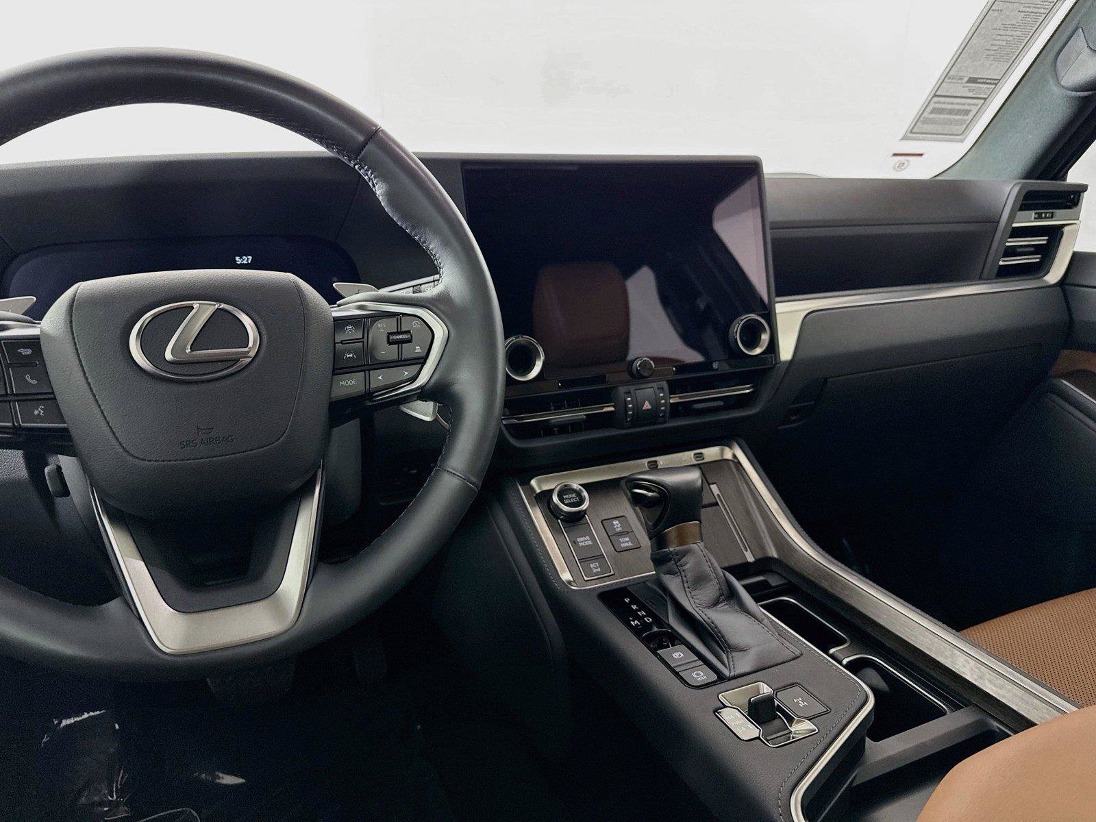 Used 2025 Lexus GX 550 w/ Cold Area Package AWD/4WD image 33