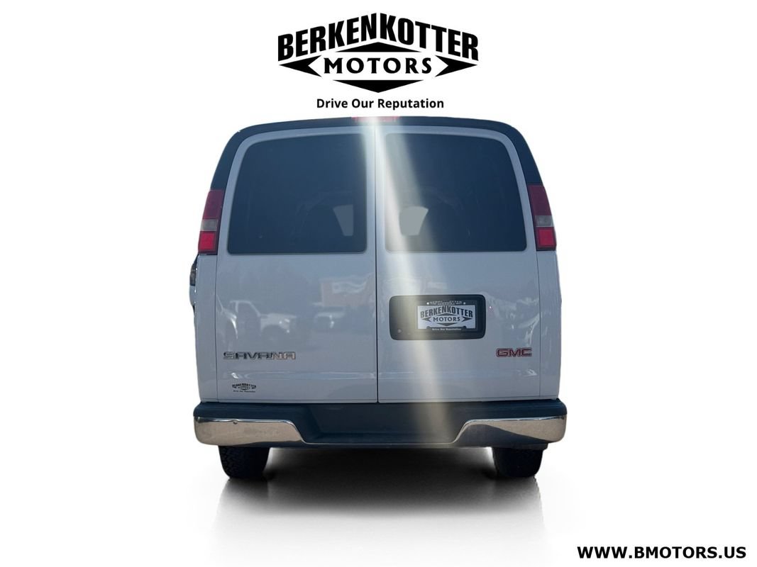 Used 2015 GMC Savana 2500 LT w/ LT Preferred Equipment Group RWD image 4