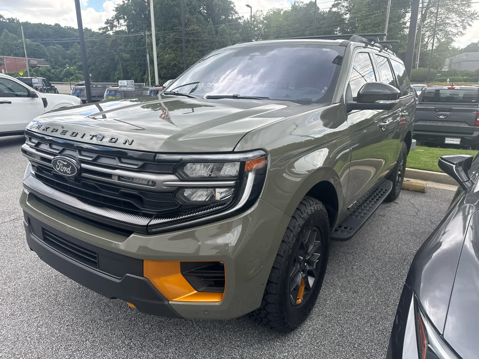 Used 2025 Ford Expedition Tremor AWD/4WD image 4