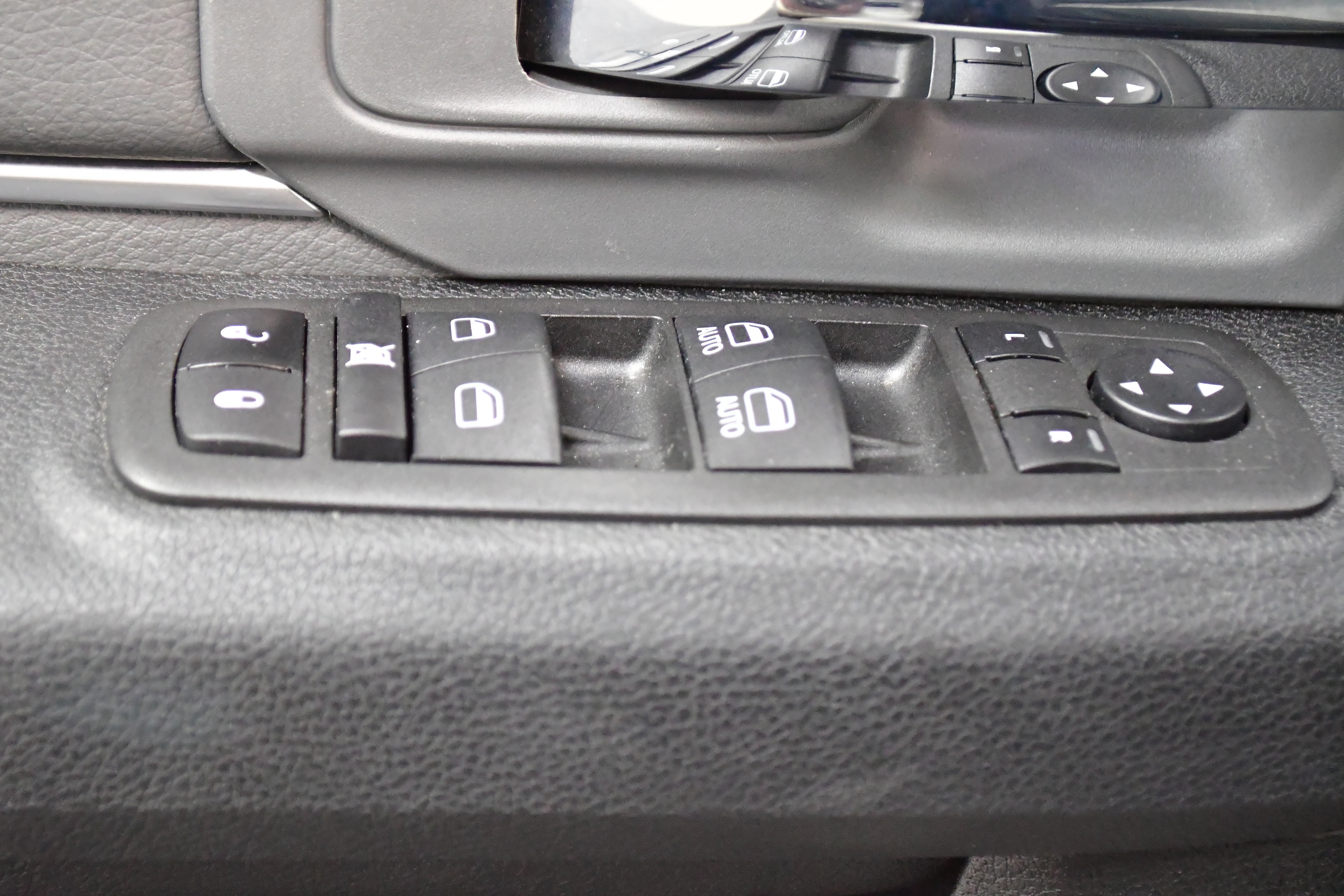 Used 2023 RAM 1500 Classic SLT w/ Trailer & Traction Group AWD/4WD image 14