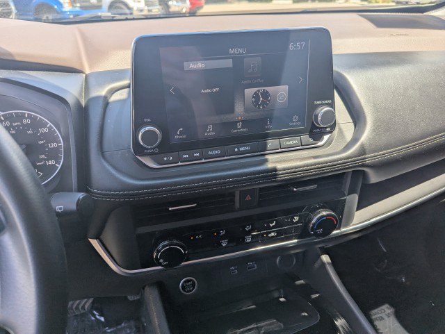 Used 2023 Nissan Rogue S AWD/4WD image 17