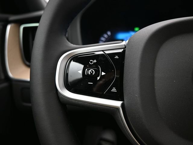 New 2026 Volvo XC60 B5 Plus w/ Protection Package Premier AWD/4WD image 27