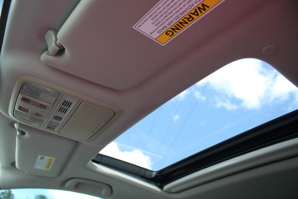 Used 2018 Honda Accord Touring image 18