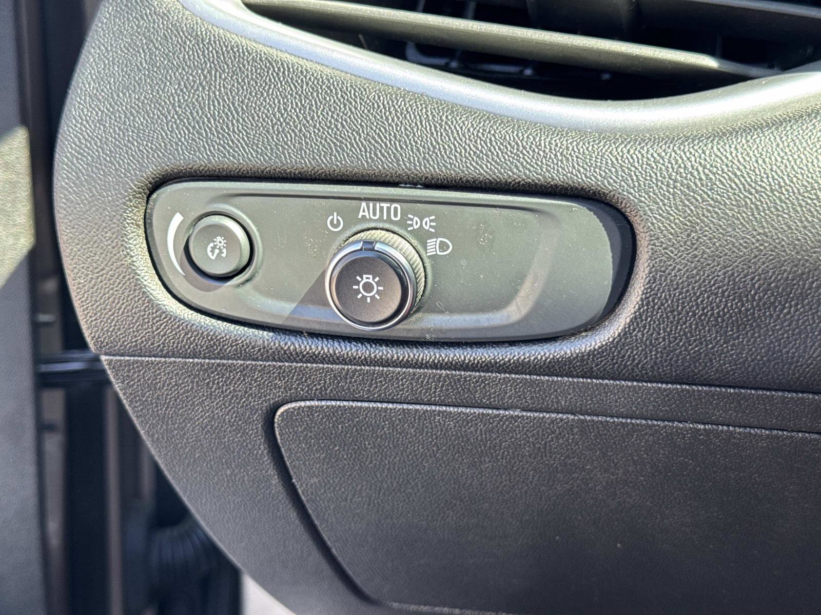 Used 2024 Chevrolet Malibu LT image 30