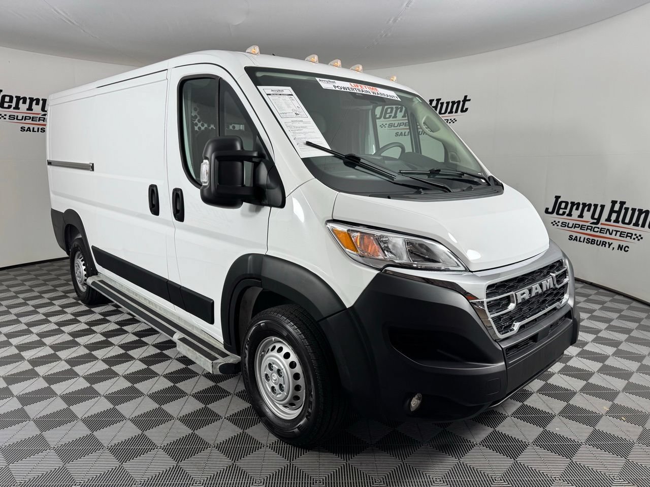 Used 2025 RAM ProMaster 2500 w/ U-Haul Equipment Group FWD image 5