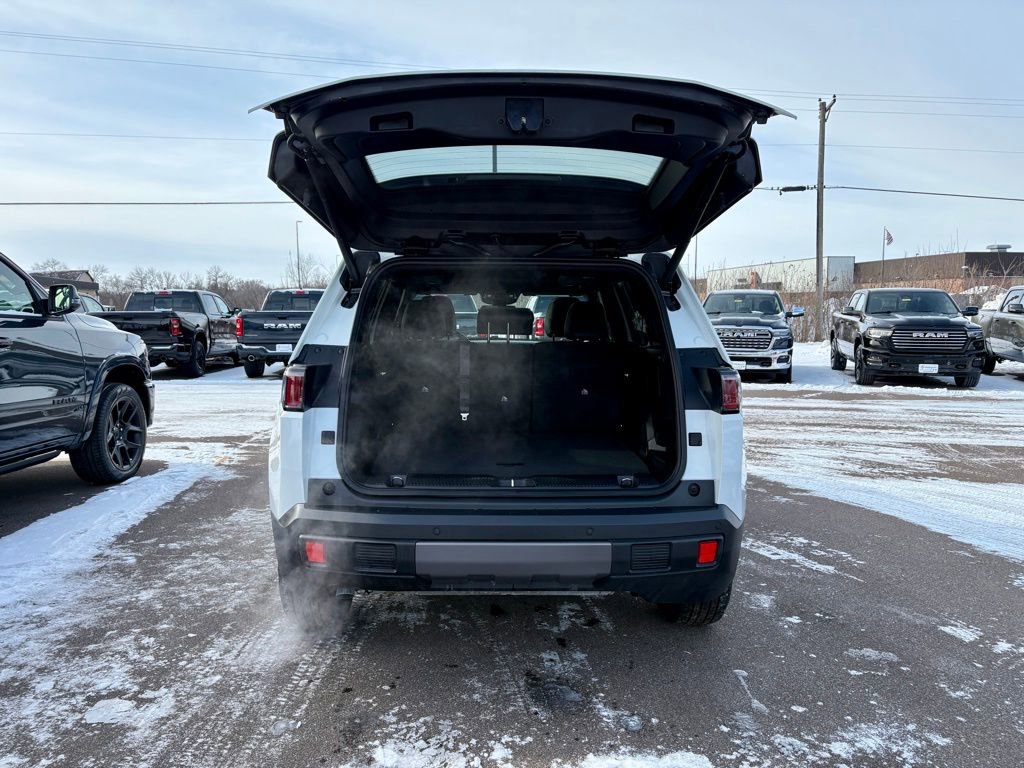 New 2026 Jeep Cherokee Limited image 5