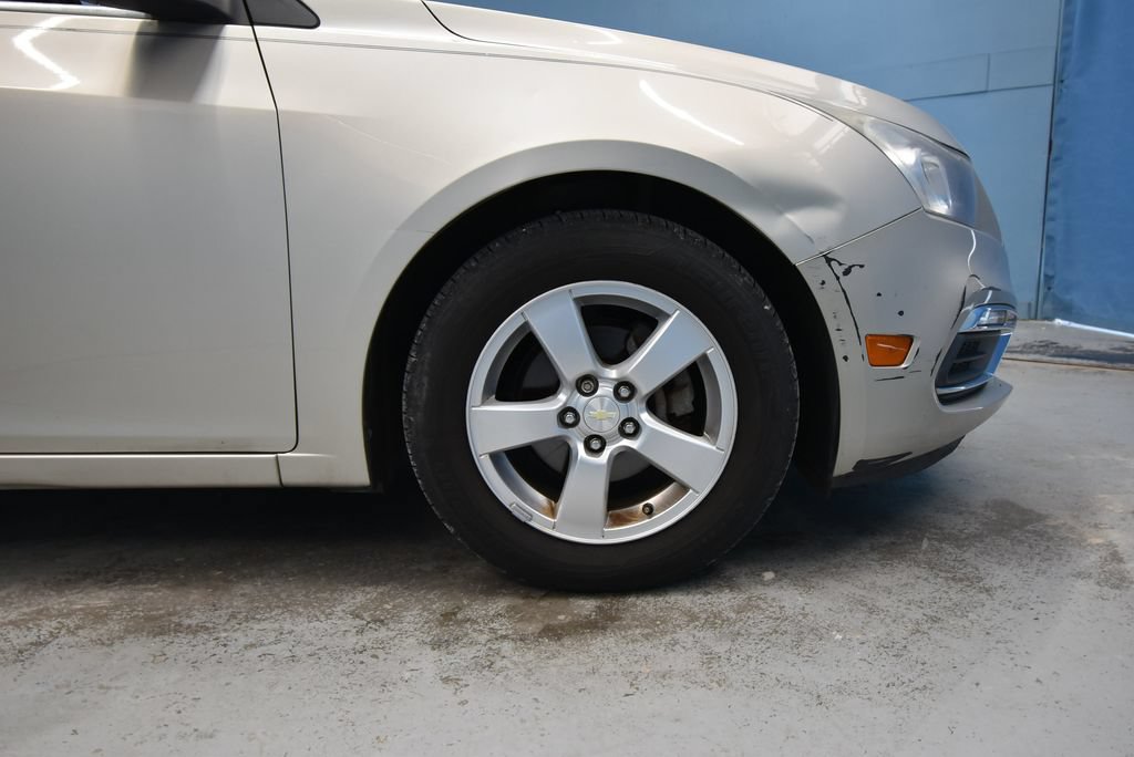 Used 2015 Chevrolet Cruze LT FWD image 35