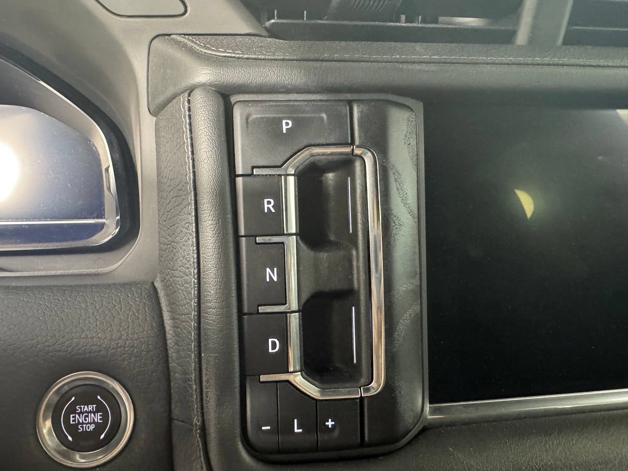 Used 2022 GMC Yukon Denali AWD/4WD image 26