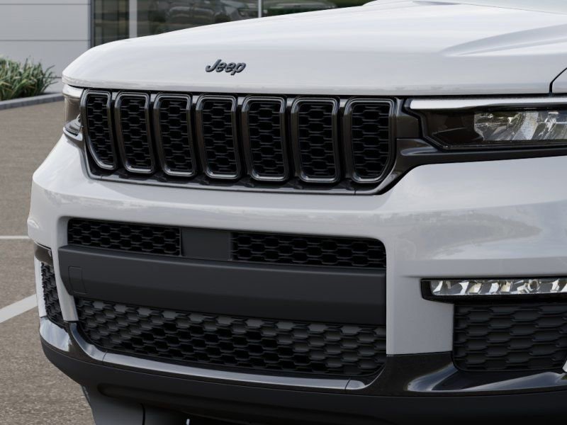 New 2025 Jeep Grand Cherokee L Limited w/ Black Appearance Package AWD/4WD image 11