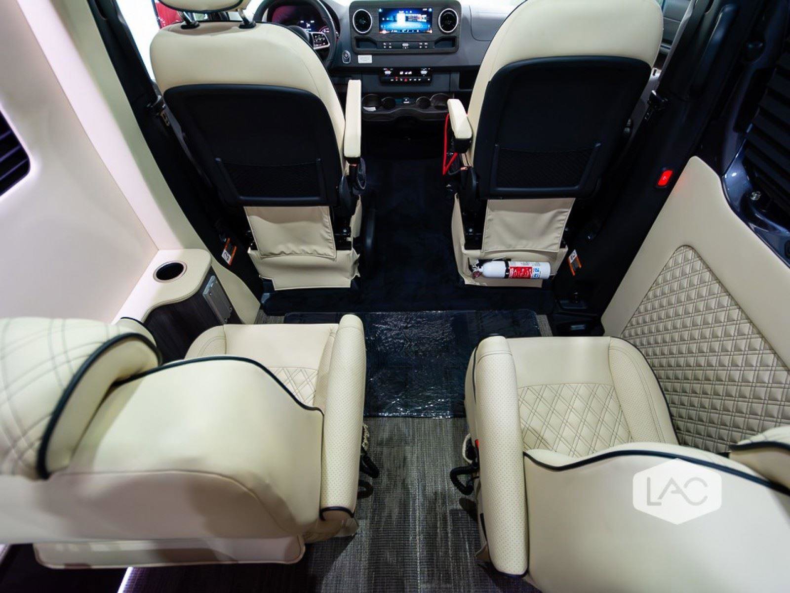 Used 2024 Mercedes-Benz Sprinter 3500 image 27