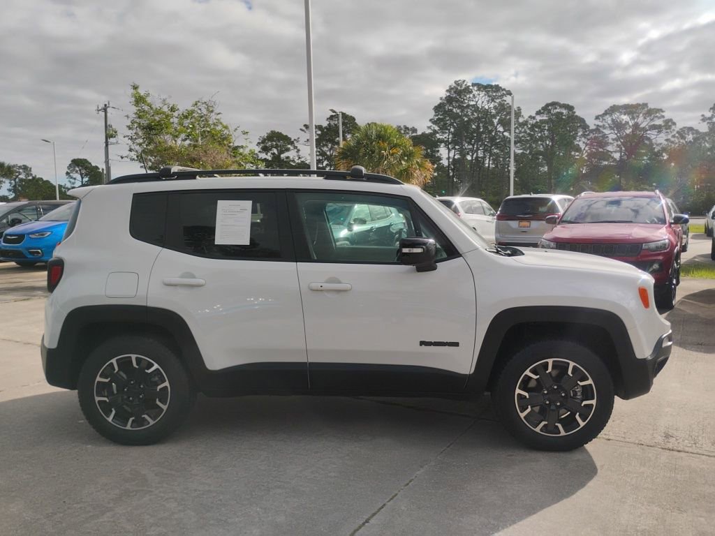 Used 2023 Jeep Renegade Latitude image 4