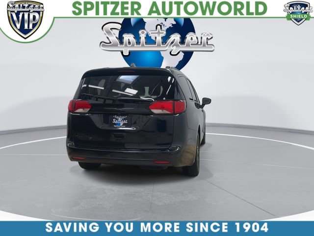 Used 2020 Chrysler Pacifica Touring-L Plus w/ S Appearance Package FWD image 10