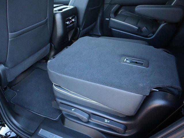 New 2025 GMC Yukon Elevation image 19