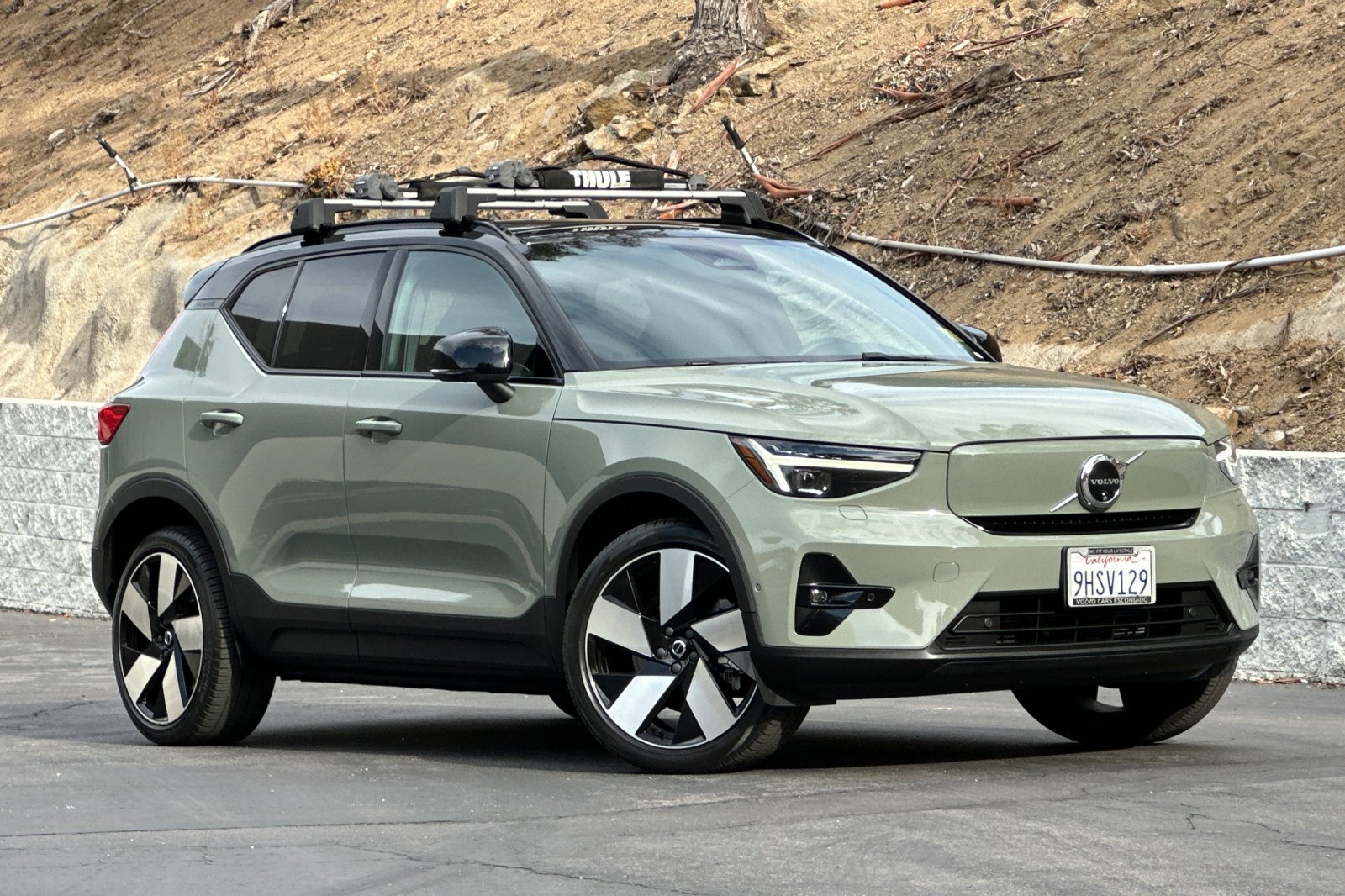 Used 2024 Volvo XC40 Recharge Ultimate w/ Protection Package Premier AWD/4WD image 2