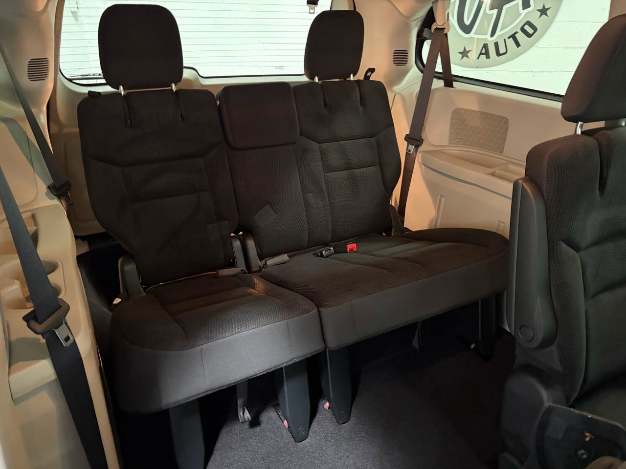 Used 2019 Dodge Grand Caravan SE FWD image 21