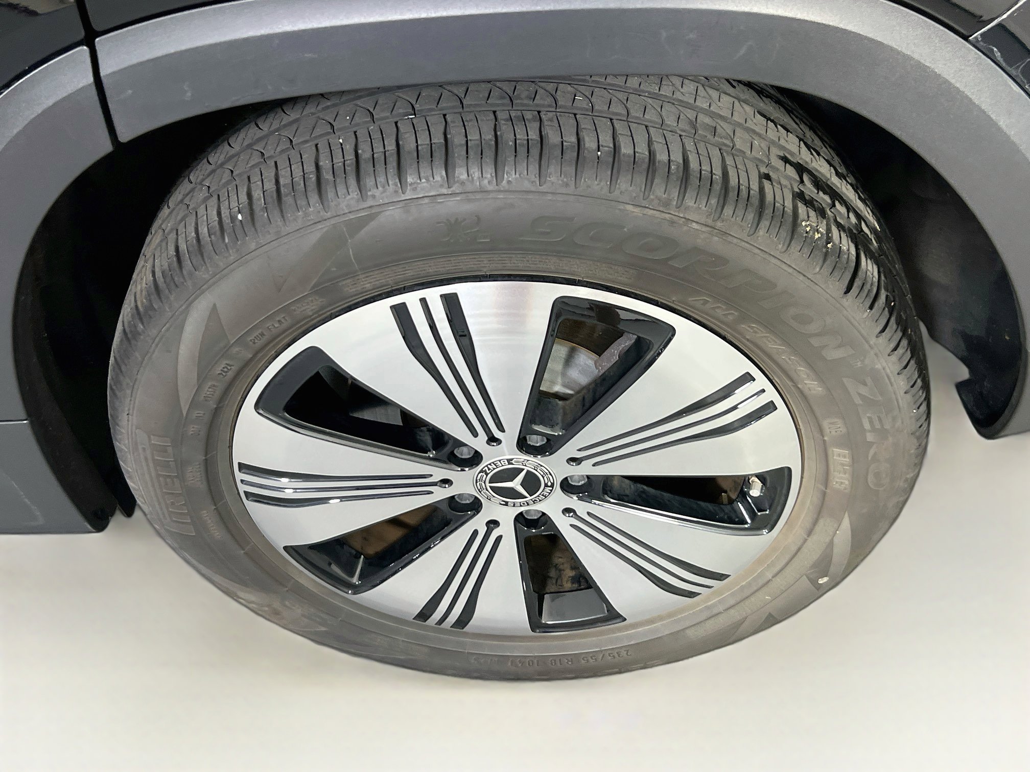 Used 2024 Mercedes-Benz EQB 300 4MATIC image 32