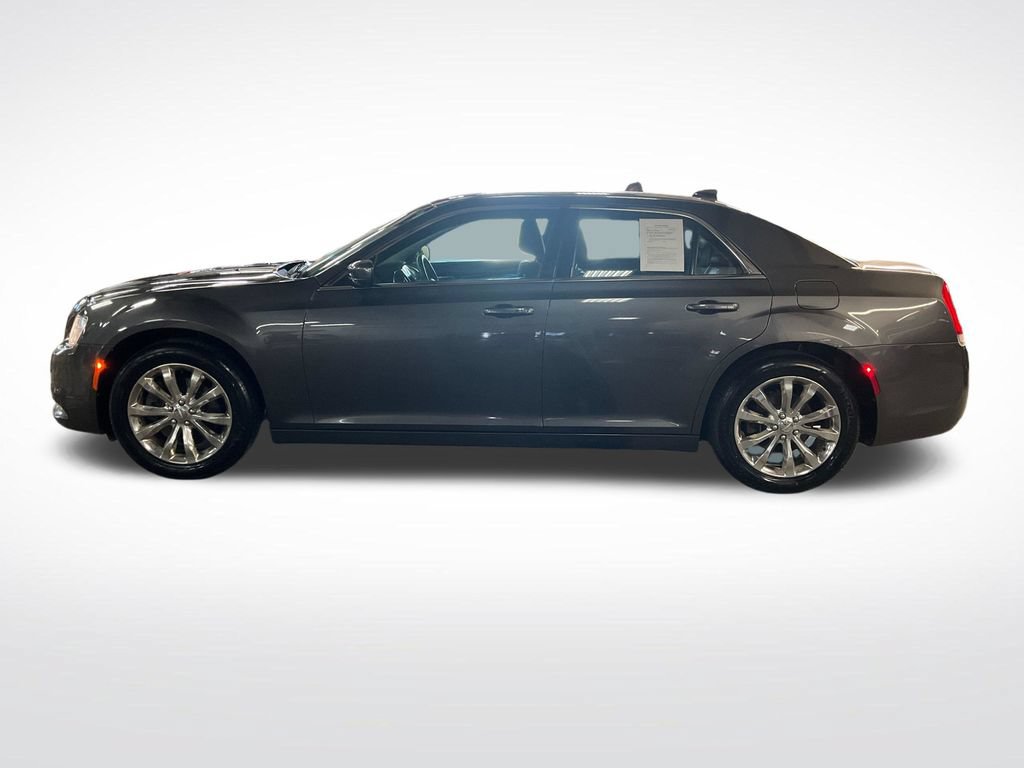 Used 2017 Chrysler 300 Limited w/ Driver Convenience Group AWD/4WD image 2