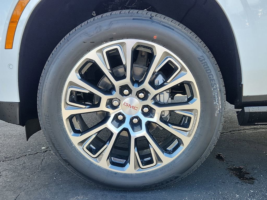 New 2026 GMC Yukon XL Denali w/ Denali Reserve Package image 7