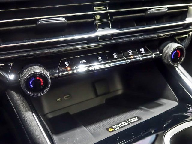 New 2026 Chevrolet Traverse High Country w/ LPO, Floor Liner Package image 21