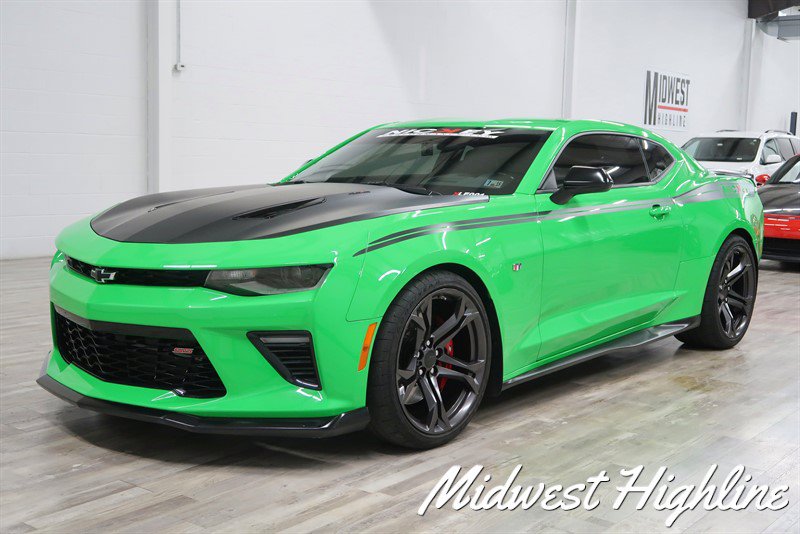 Used 2017 Chevrolet Camaro SS RWD image 7