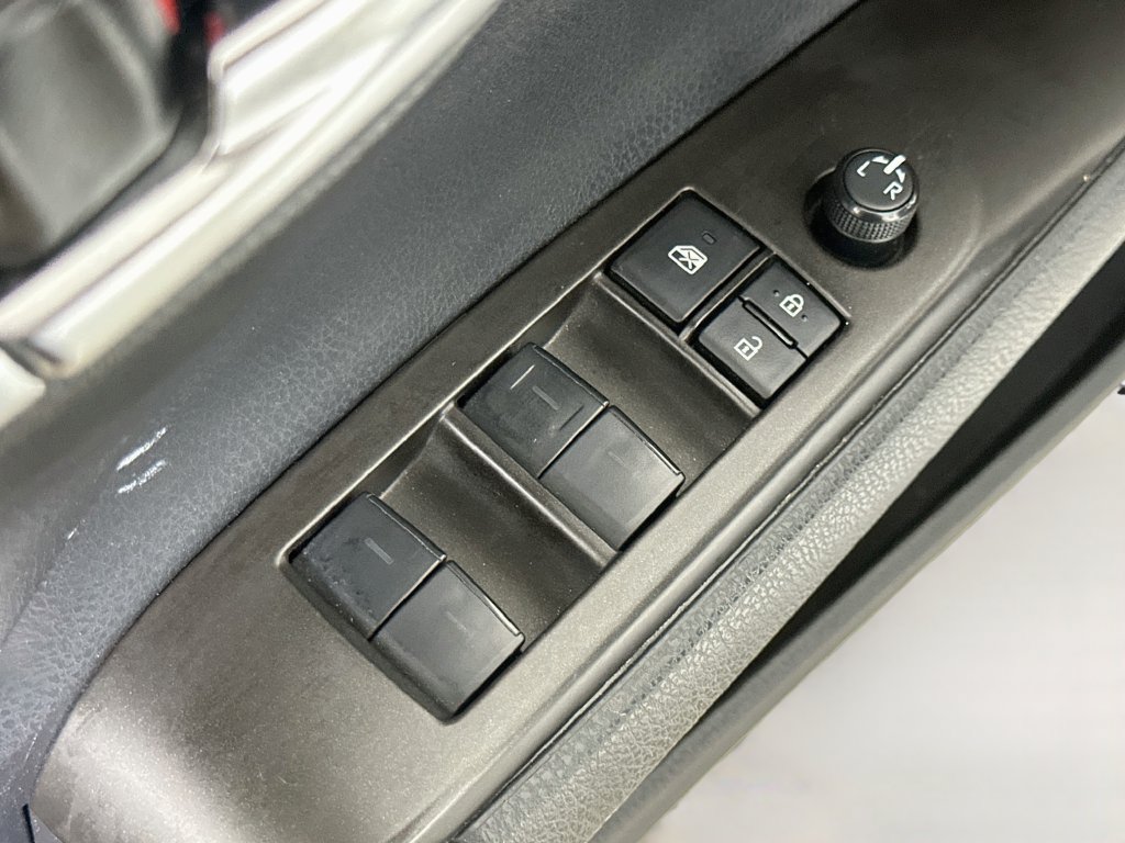 Used 2023 Toyota Camry SE FWD image 22
