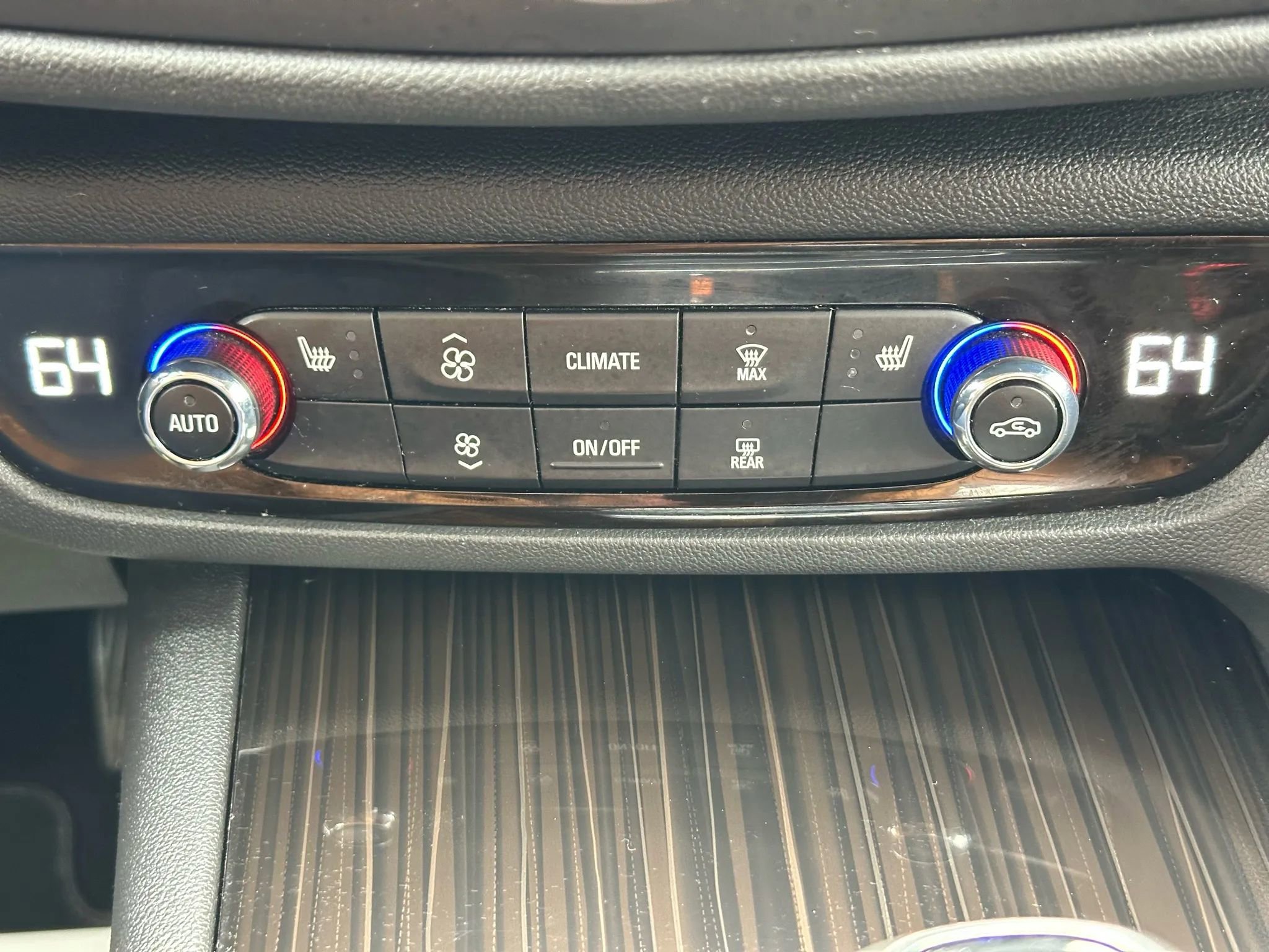 Used 2018 Buick Regal Essence image 38