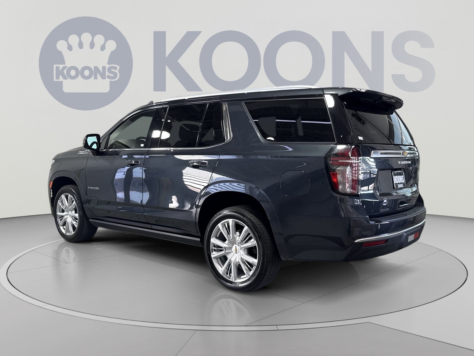 Used 2022 Chevrolet Tahoe High Country w/ Premium Package 2 AWD/4WD image 8