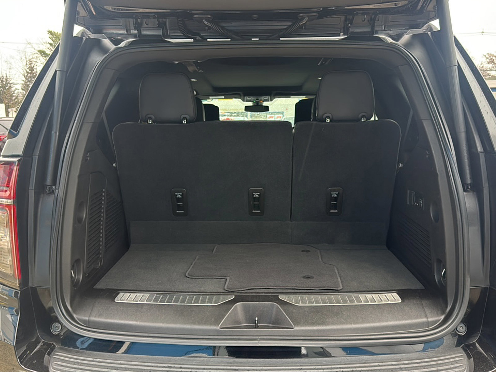 Used 2021 Chevrolet Tahoe Premier image 31