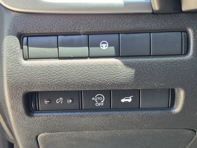 Certified 2025 Nissan Rogue SV FWD image 9