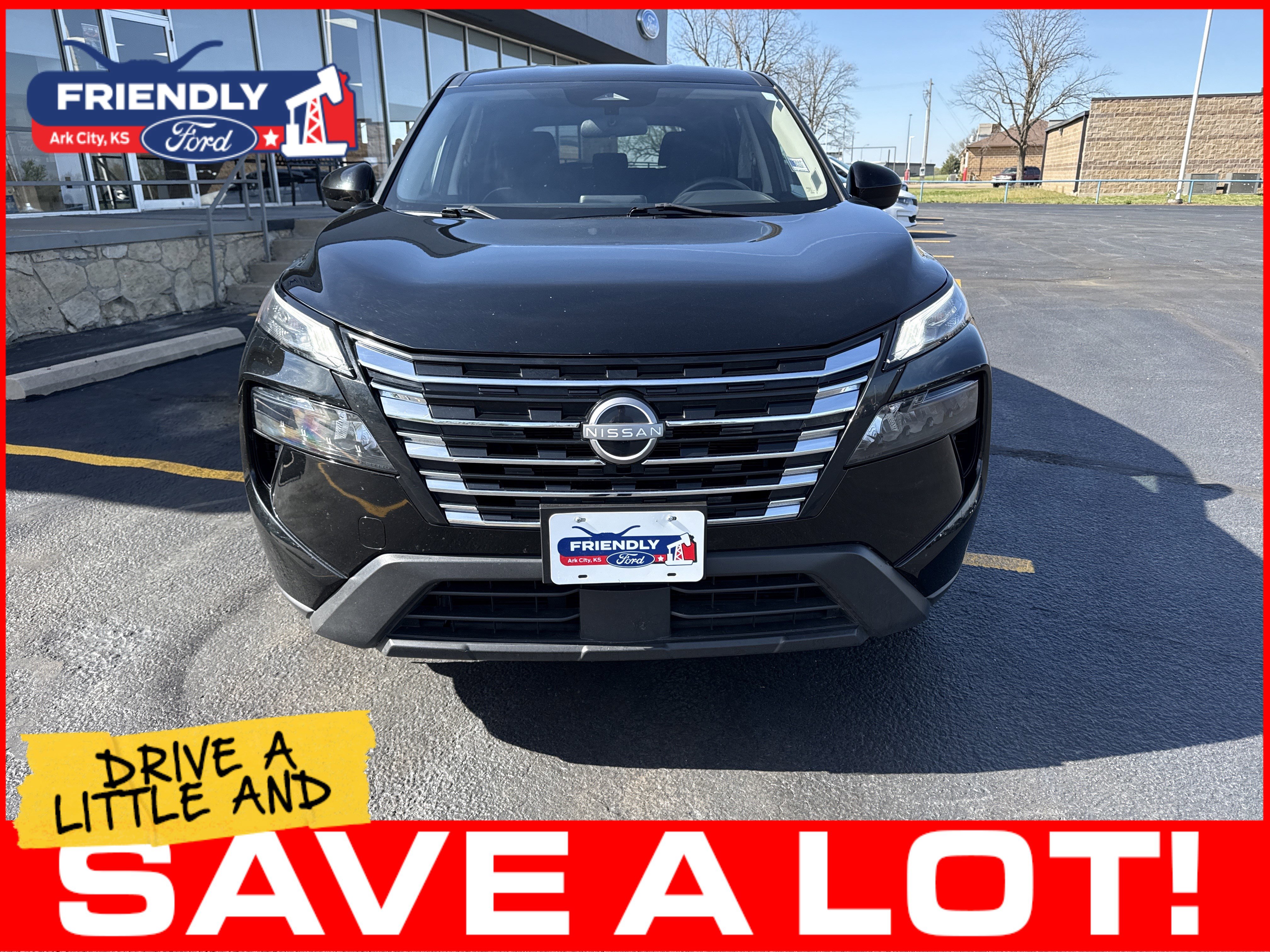 Used 2024 Nissan Rogue SV FWD image 4