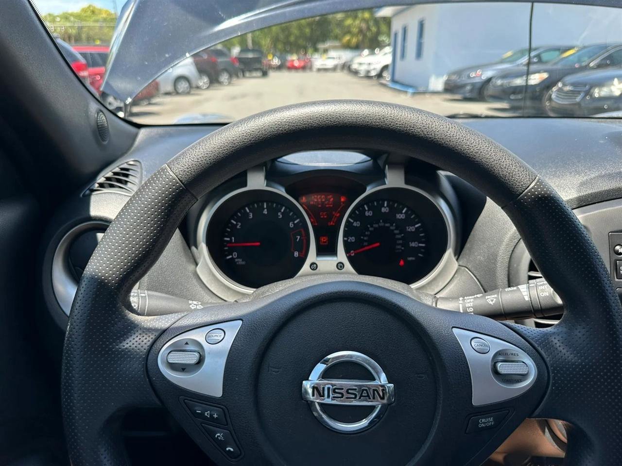 Used 2014 Nissan Juke S FWD image 60