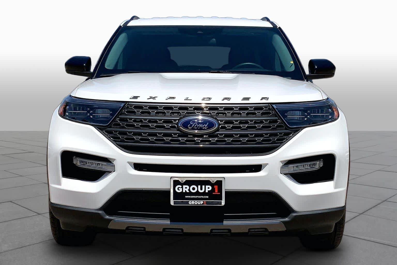 Used 2022 Ford Explorer XLT w/ Equipment Group 202A RWD image 4