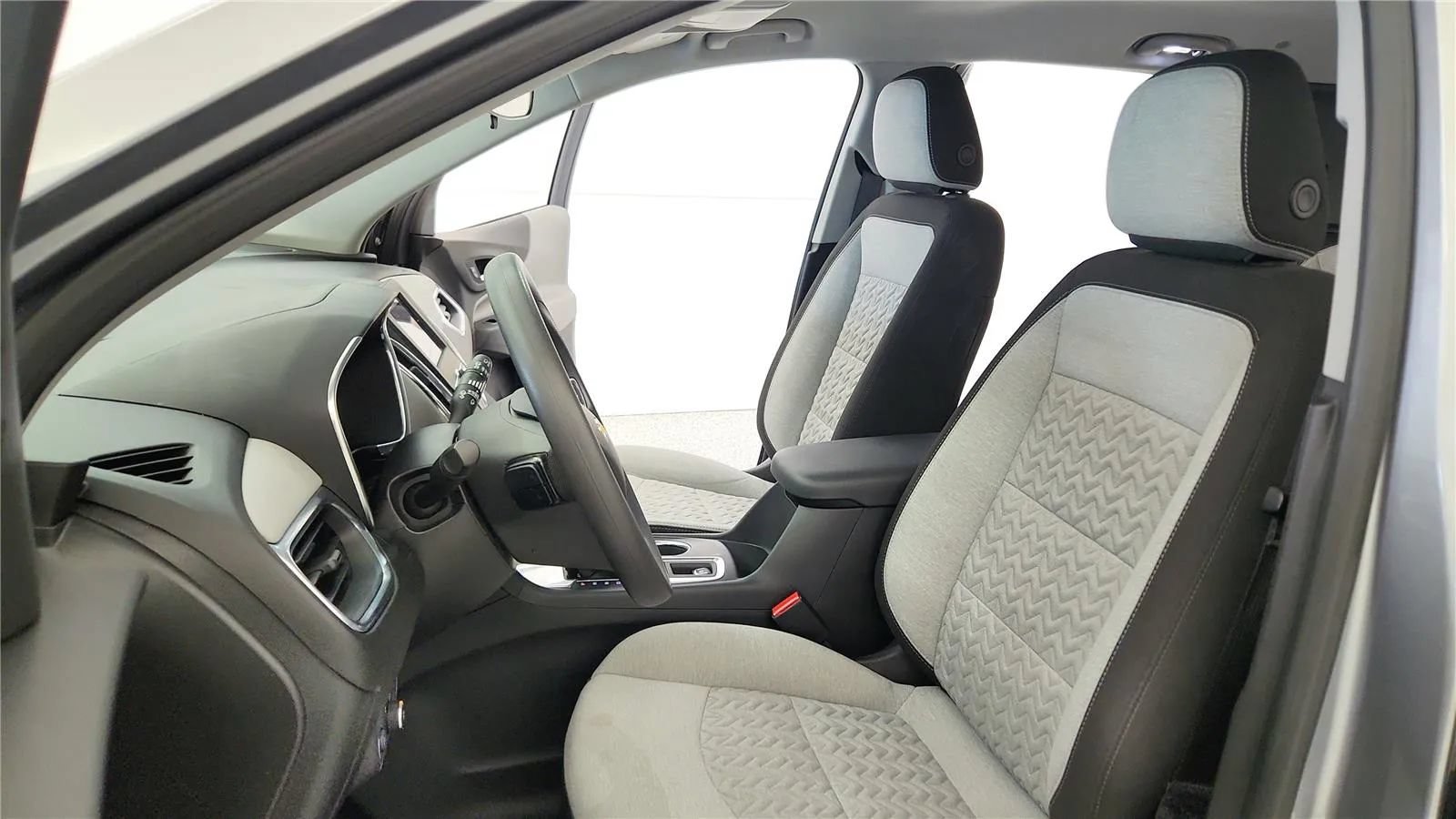 Used 2023 Chevrolet Equinox LS w/ LS Convenience Package FWD image 27