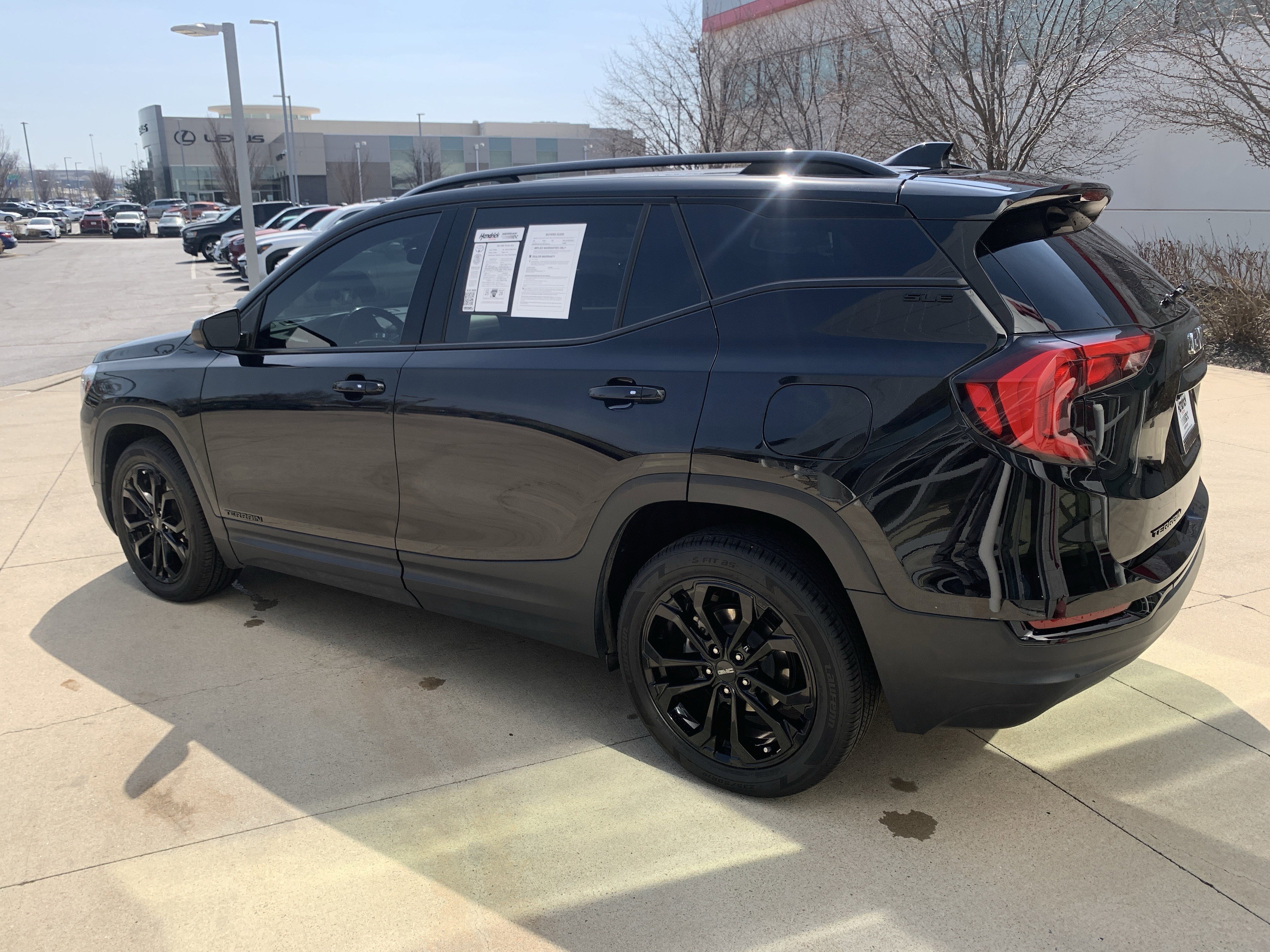 Used 2021 GMC Terrain SLE w/ Elevation Edition image 7