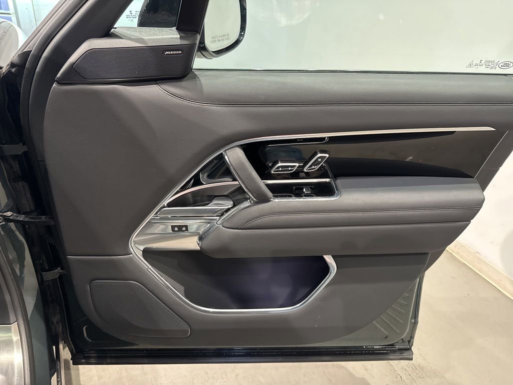 Used 2023 Land Rover Range Rover SE image 36