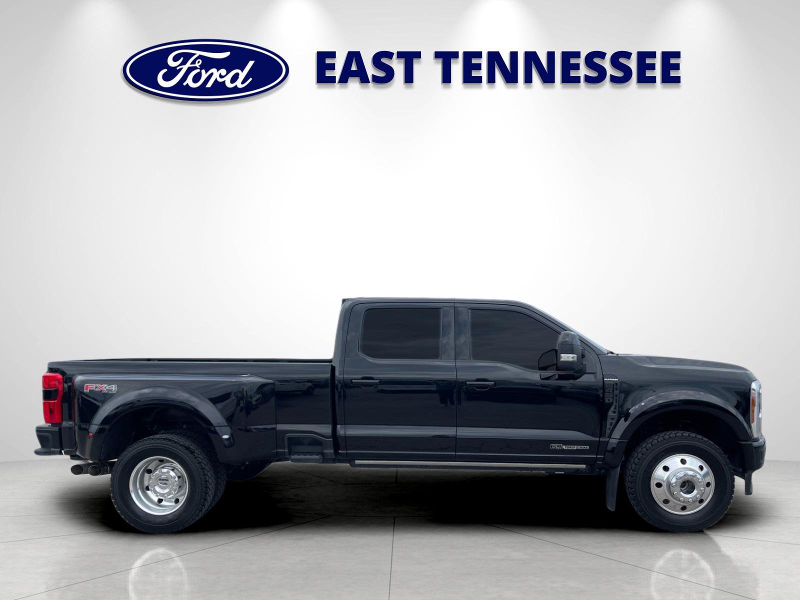 Used 2025 Ford F450 Platinum w/ FX4 Off-Road Package AWD/4WD image 2